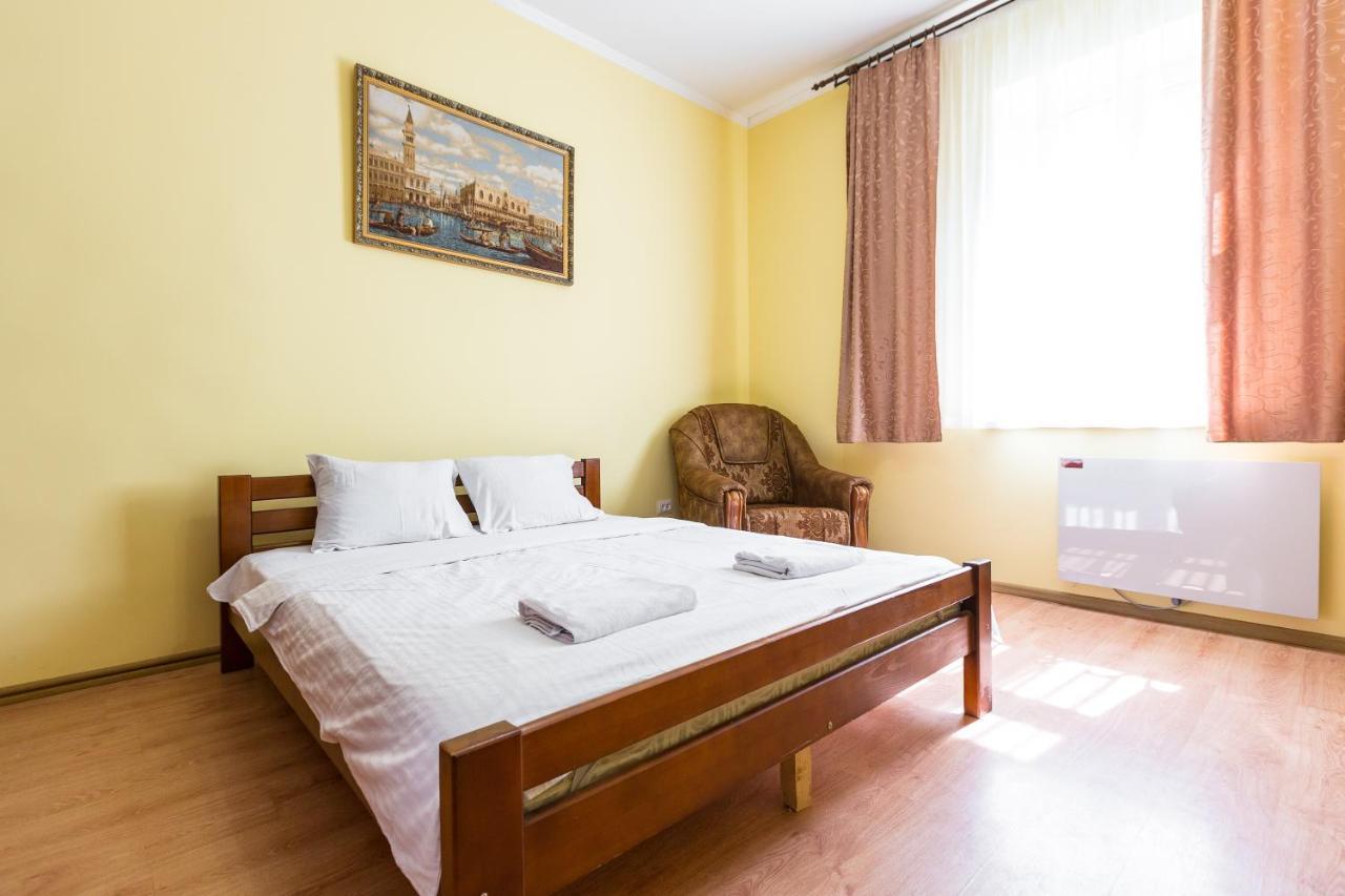 Квартира В Центрі Подобово На Вулиці Коперника 26 Біля Палацу Мистецтв Lviv Exteriör bild