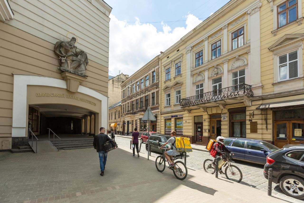 Квартира В Центрі Подобово На Вулиці Коперника 26 Біля Палацу Мистецтв Lviv Exteriör bild