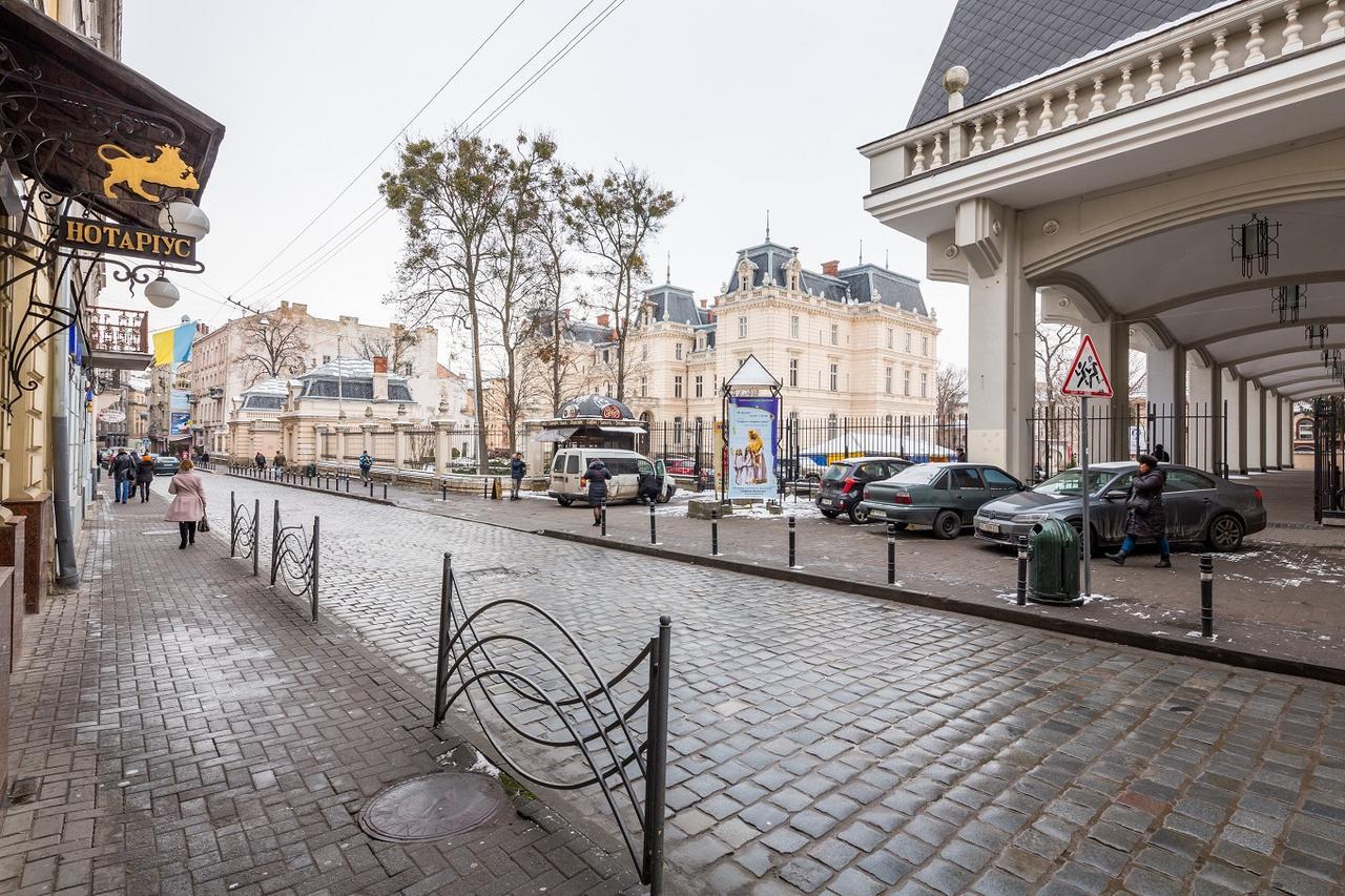 Квартира В Центрі Подобово На Вулиці Коперника 26 Біля Палацу Мистецтв Lviv Exteriör bild